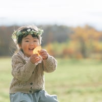 長沼町の風景でkids花冠をつけたロケーション撮影