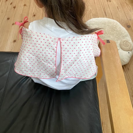 編み上げリボンの肩出しトップス