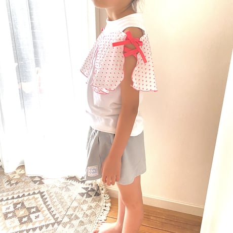編み上げリボンの肩出しトップス