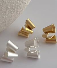 asymmetry twist pierce / 2color　hm1223