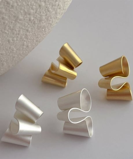 asymmetry twist pierce / 2color　hm1223