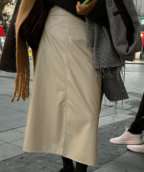 leather front slit skirt / 2color　hm1044