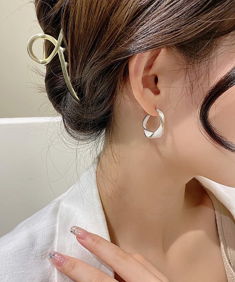 twisted hoop pierce　hm1371