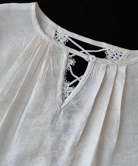 back lace blouse / 2color　hm2249