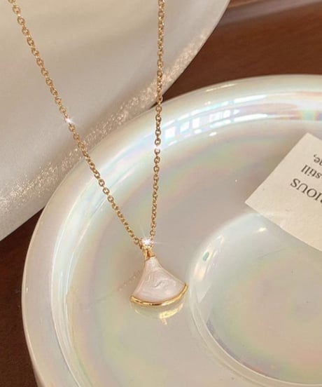 shell fan-shaped necklace　hm1228