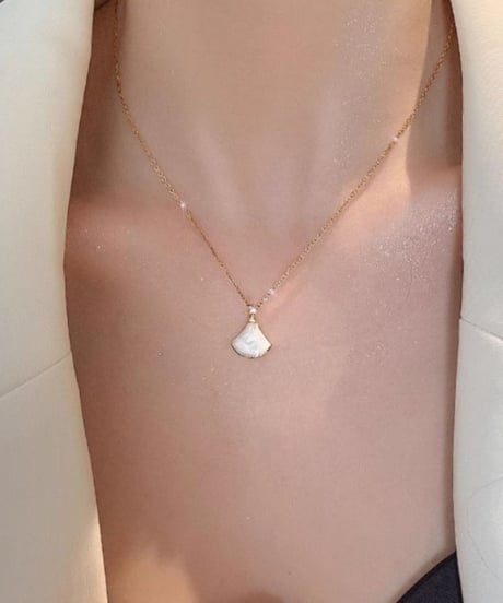 shell fan-shaped necklace　hm1228