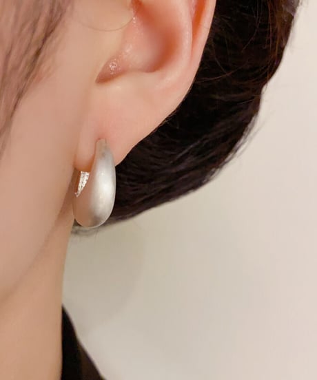 modern drop  pierce / 2color　hm2513