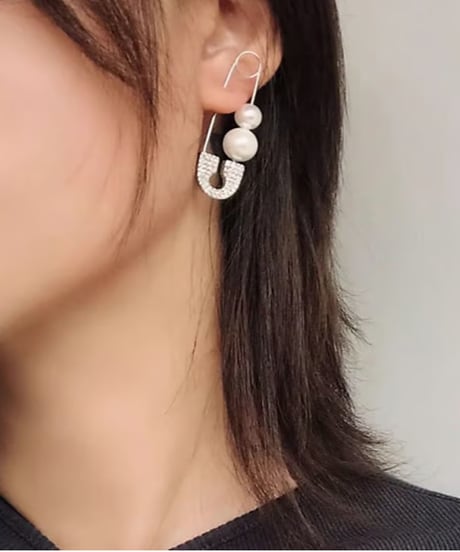 safety pin pearl stone pierce　hm1956