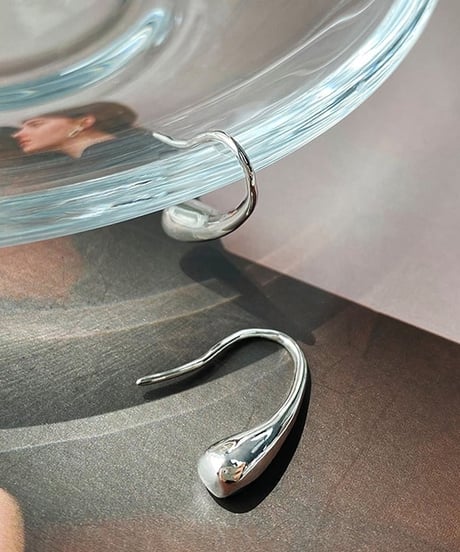 teardrop twist pierce / 2color　hm2129