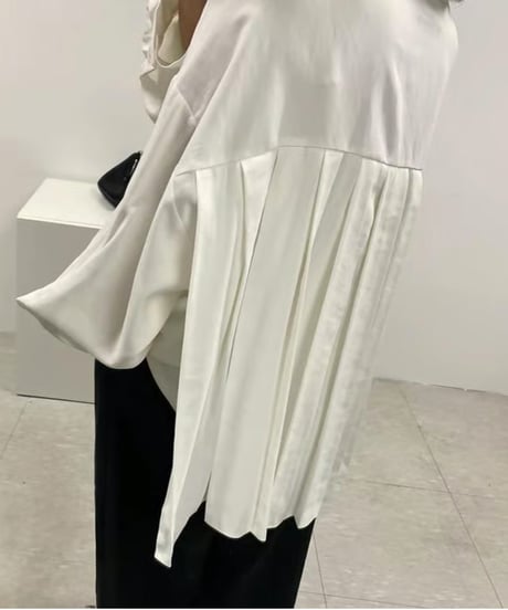 pleats back blouse / 2color　hm2823