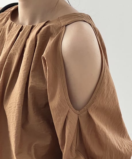 off-shoulder blouse / 2color　hm1527
