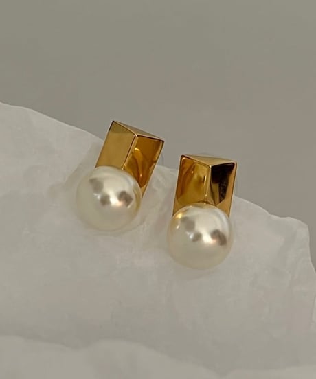 geometric pearl pierce　hm2138