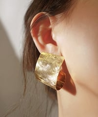 gold wide pierce　hm2136