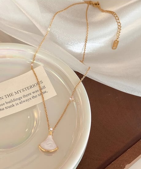 shell fan-shaped necklace　hm1228
