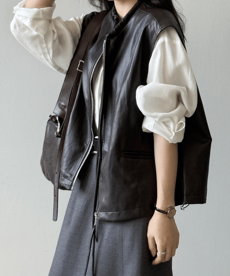 faux leather vest / 2color　hm2764