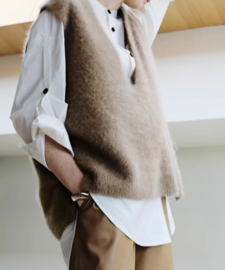 deep v-neck knit vest / 2color　hm1851