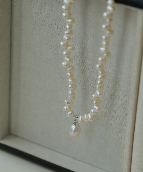 gold accent necklace　hm2123