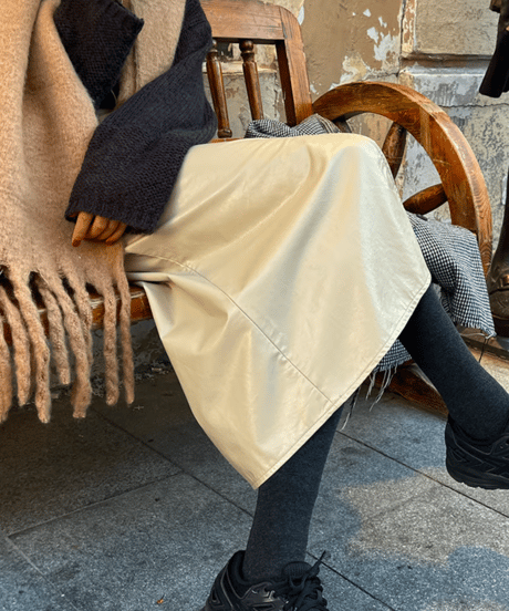 leather front slit skirt / 2color　hm1044
