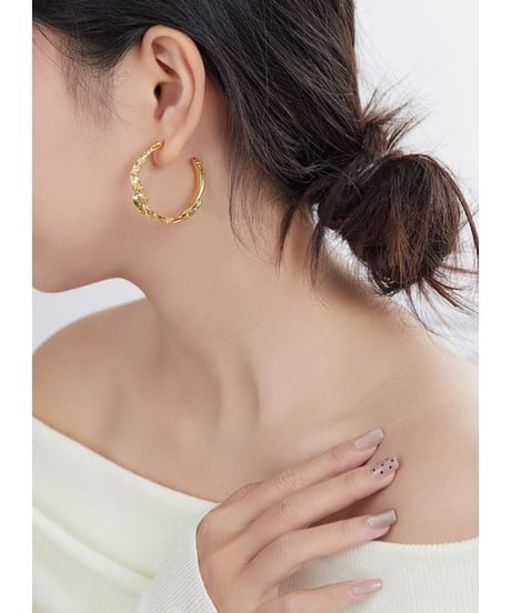twist line  pierce　hm2365