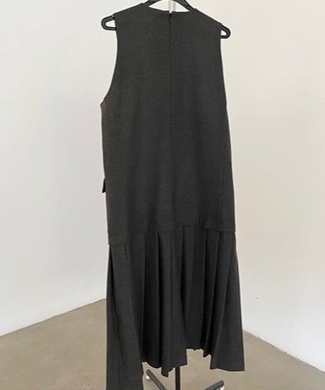 pleated sleeveless dress　hm1654