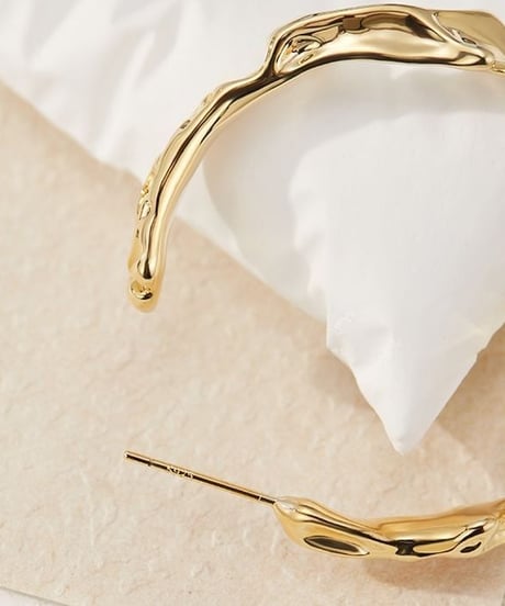 twist line  pierce　hm2365