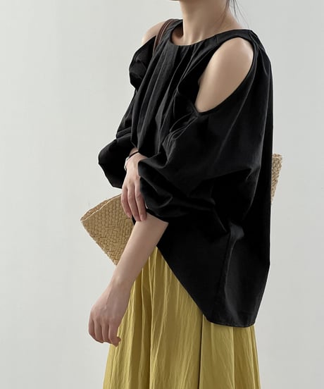 off-shoulder blouse / 2color　hm1527