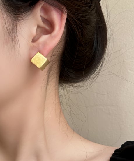 cube pierce / 2color　hm1222