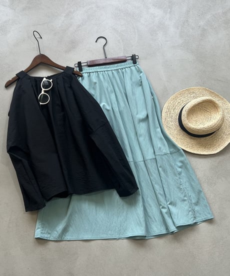 off-shoulder blouse / 2color　hm1527