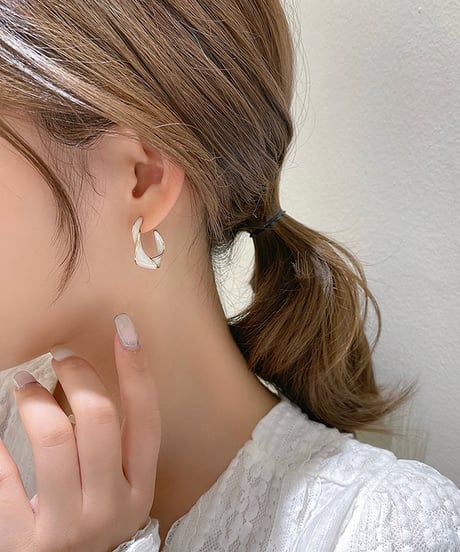twisted hoop pierce　hm1371
