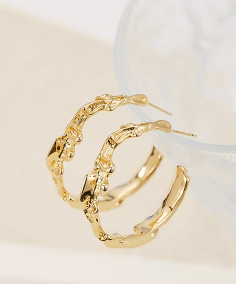 twist line  pierce　hm2365