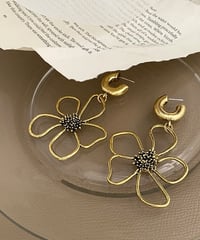 gold flower pierce　hm2131