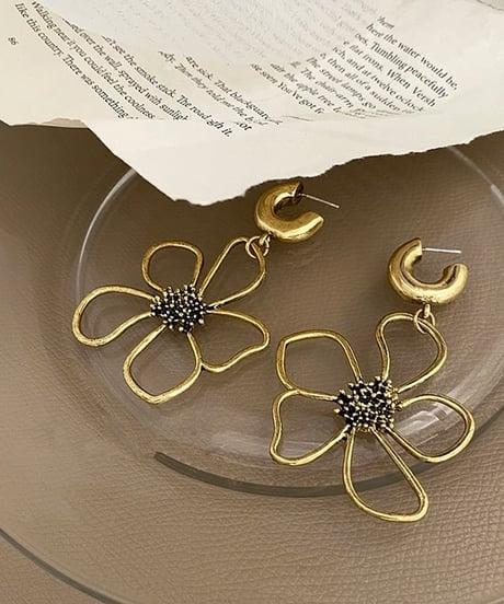 gold flower pierce　hm2131