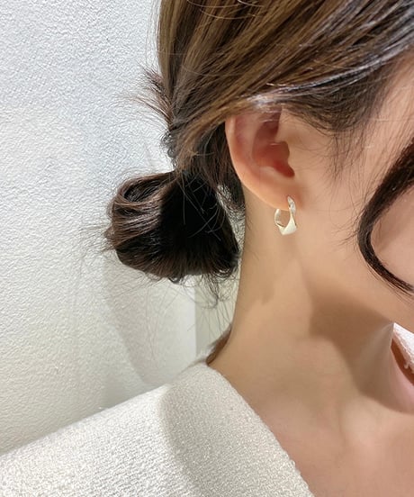twisted hoop pierce　hm1371