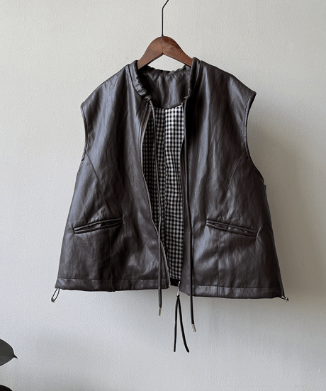 faux leather vest / 2color　hm2764