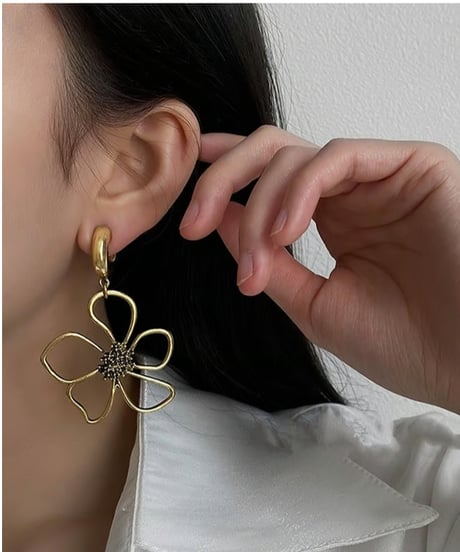 gold flower pierce　hm2131