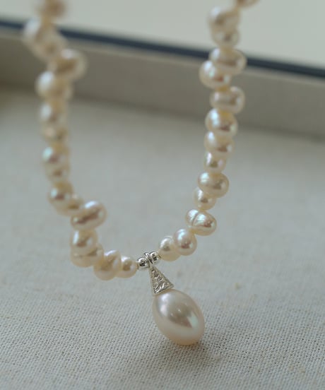 gold accent necklace　hm2123