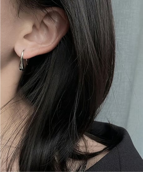 teardrop twist pierce / 2color　hm2129