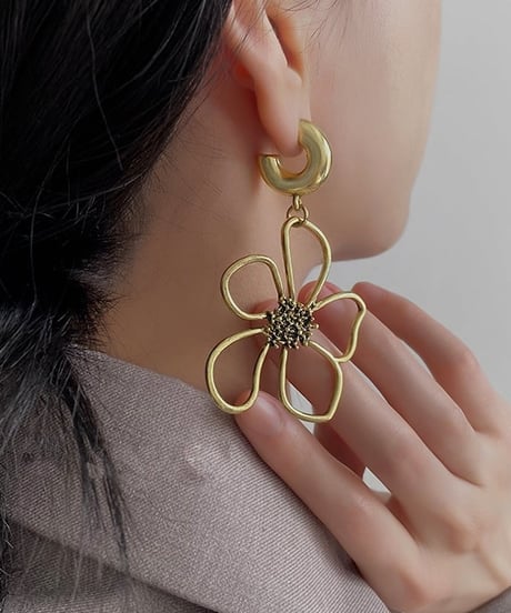 gold flower pierce　hm2131