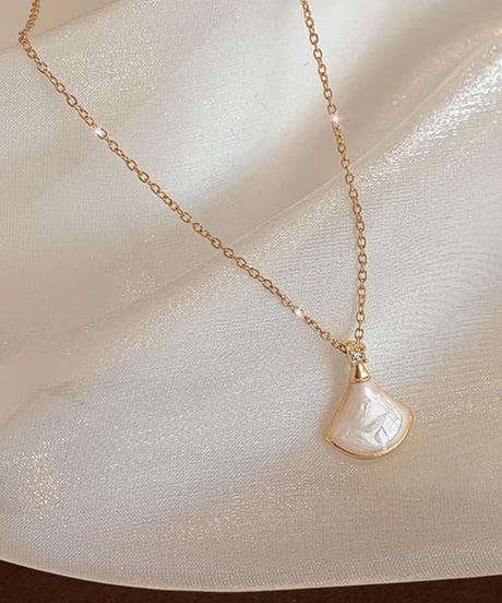 shell fan-shaped necklace　hm1228