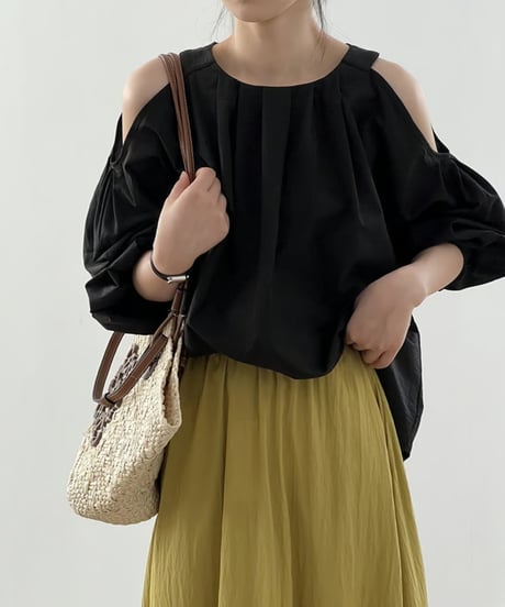 off-shoulder blouse / 2color　hm1527