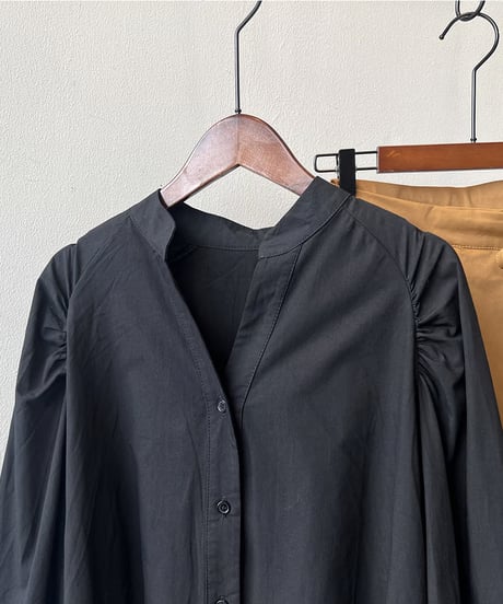 gathered puff sleeve shirt / 2color　hm1715