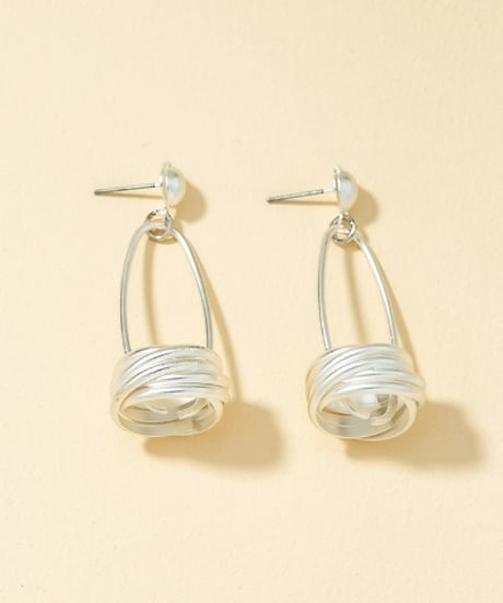 twisted hoop pierce / 2color　hm2156