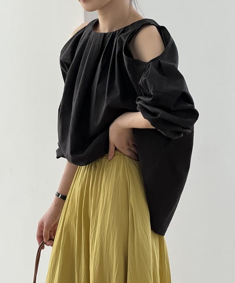 off-shoulder blouse / 2color　hm1527