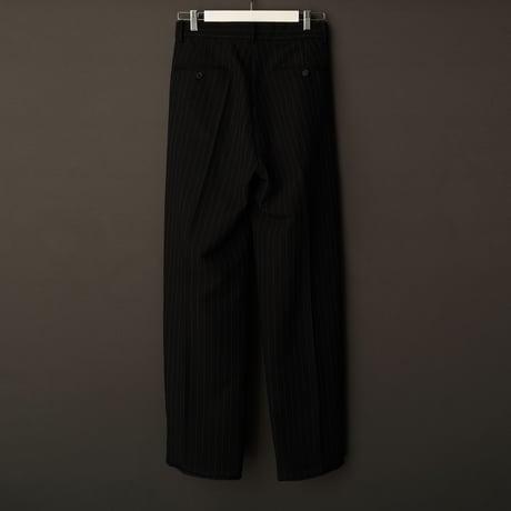 MIX TUCK DESIGN WIDE STRIPE SLACKS【BLACK】