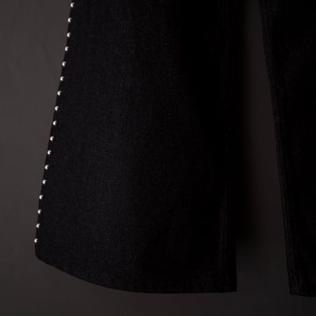 STUDDED DENIM PANTS【BLACK】