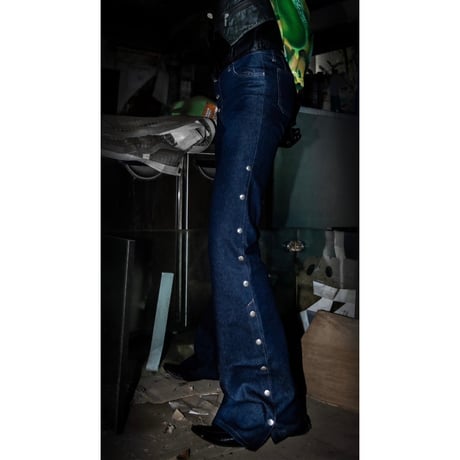 Side snap bell-bottom denim【Indigo】