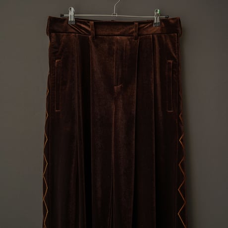 EMBROIDERY VELOUR WIDE PANTS【BROWN】