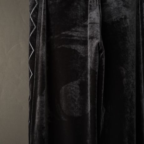 EMBROIDERY VELOUR WIDE PANTS【GRAY】