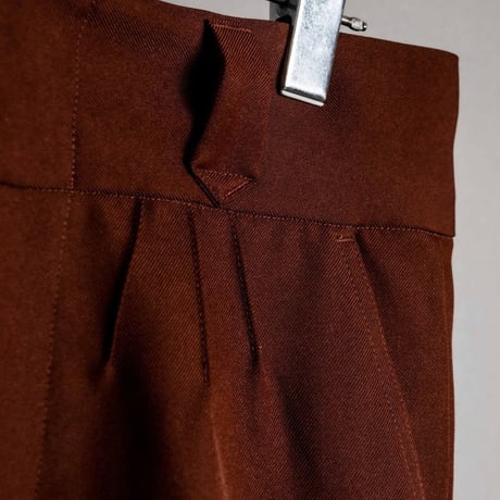 PINTUCK MEGA FLARE SLACKS 【BROWN】