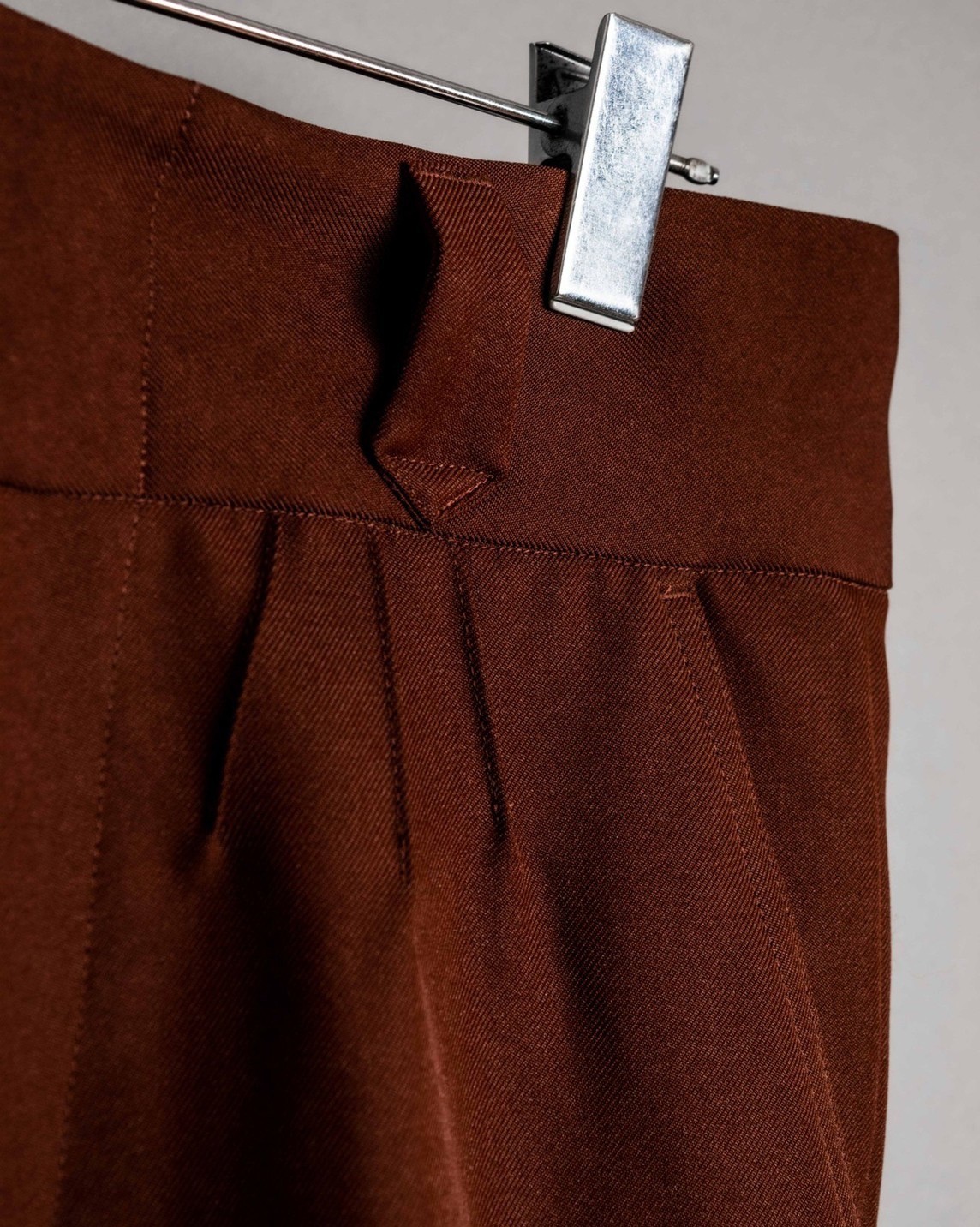 PINTUCK MEGA FLARE SLACKS 【BROWN】 | SHIKITARI